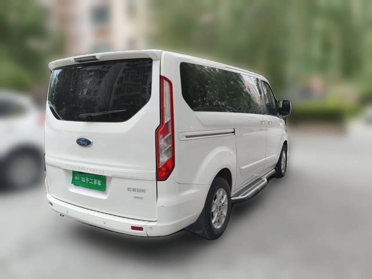 Ford Tourneo Custom 2017 2.0T Automatic Elite Edition — миниатюра 6