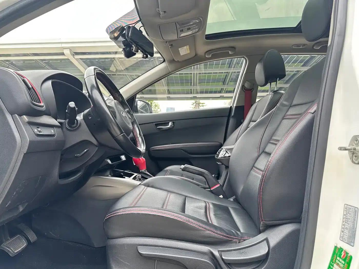 KX3 Sportage 2017 1.6T Automatic Premium Edition — миниатюра 11
