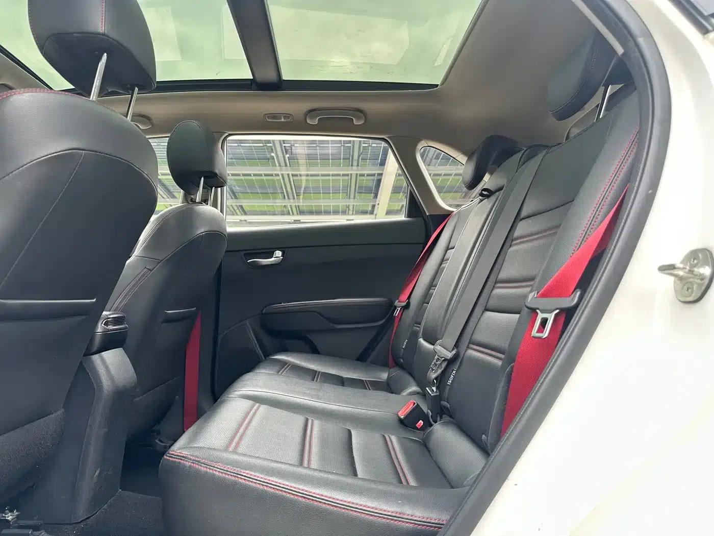 KX3 Sportage 2017 1.6T Automatic Premium Edition — миниатюра 12