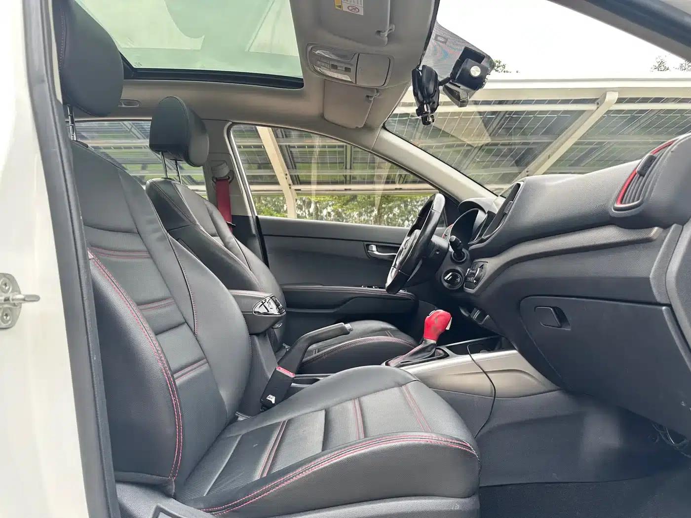 KX3 Sportage 2017 1.6T Automatic Premium Edition — миниатюра 14