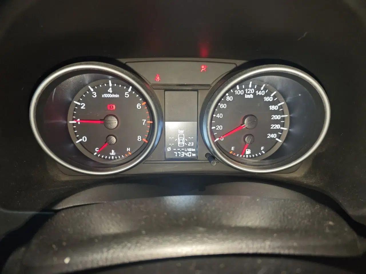 Haval H6 2012 2.4L Automatic Two-Wheel Drive Prestige Version — миниатюра 11