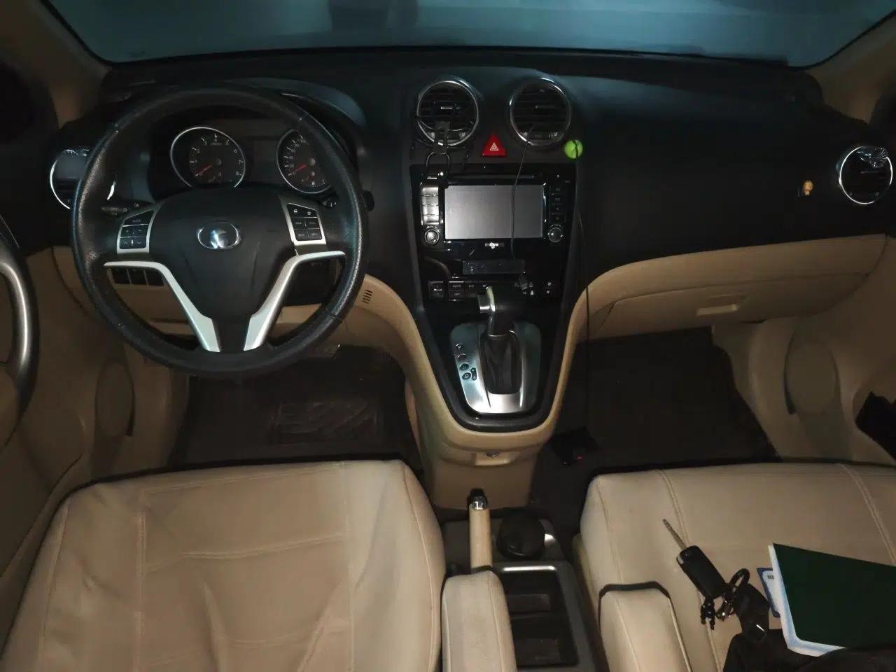 Haval H6 2012 2.4L Automatic Two-Wheel Drive Prestige Version — миниатюра 9