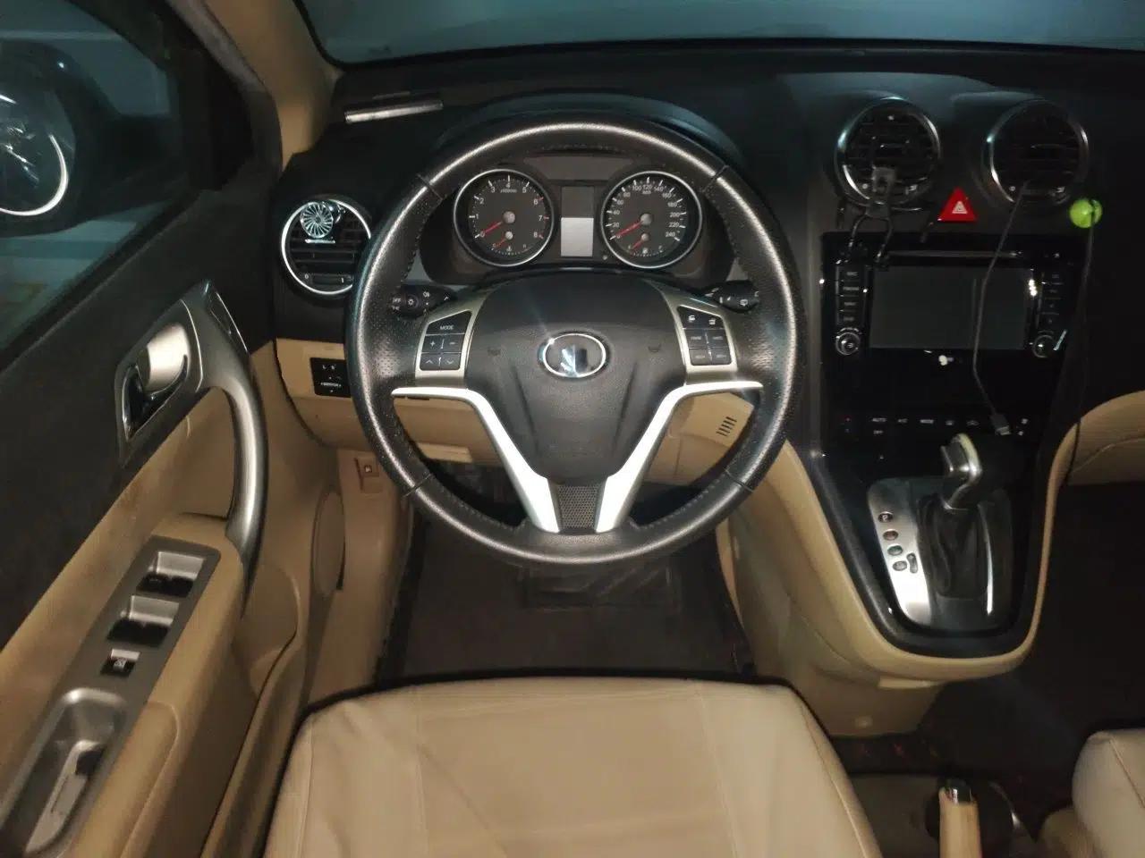 Haval H6 2012 2.4L Automatic Two-Wheel Drive Prestige Version — миниатюра 10