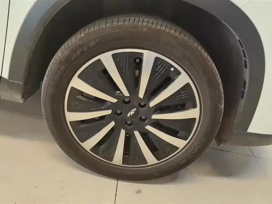 Fengyun T8 2025 1.5T 130km Comfort Edition 5-seater — миниатюра 6