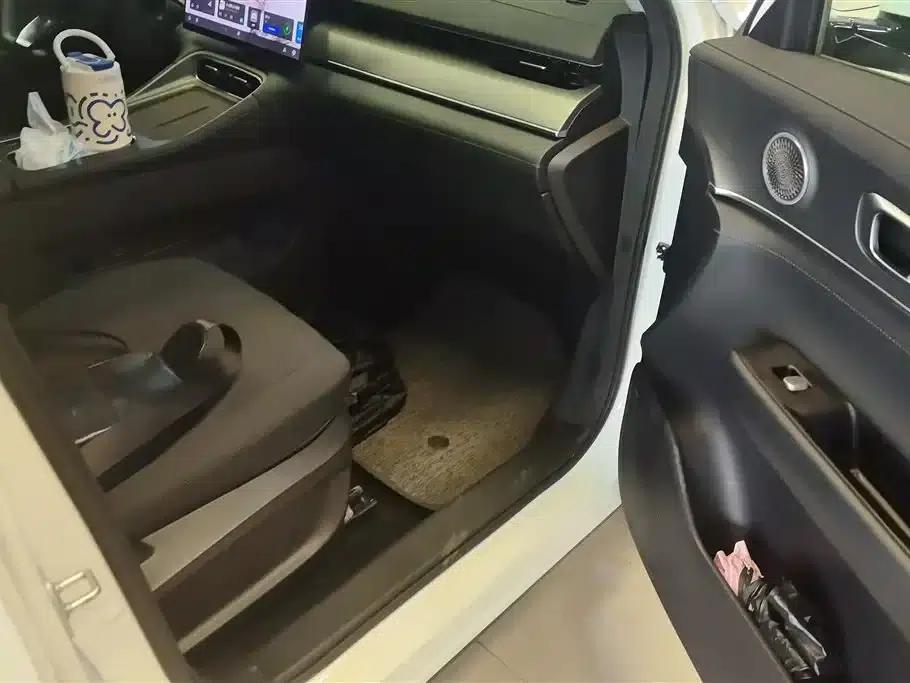 Fengyun T8 2025 1.5T 130km Comfort Edition 5-seater — миниатюра 8
