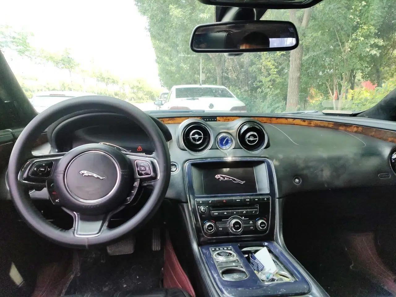 Jaguar XJ 2012 XJL 3.0 Panoramic Business Edition — миниатюра 9