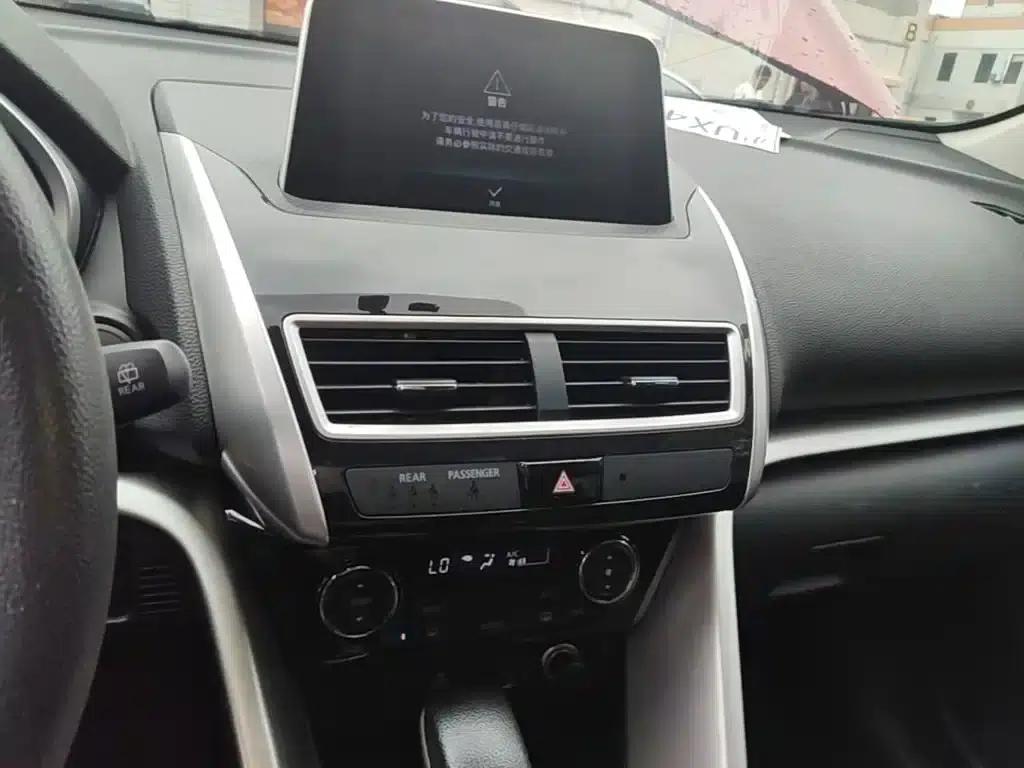 Eclipse Cross 2018 1.5T CVT 2WD Fearless Edition — миниатюра 13