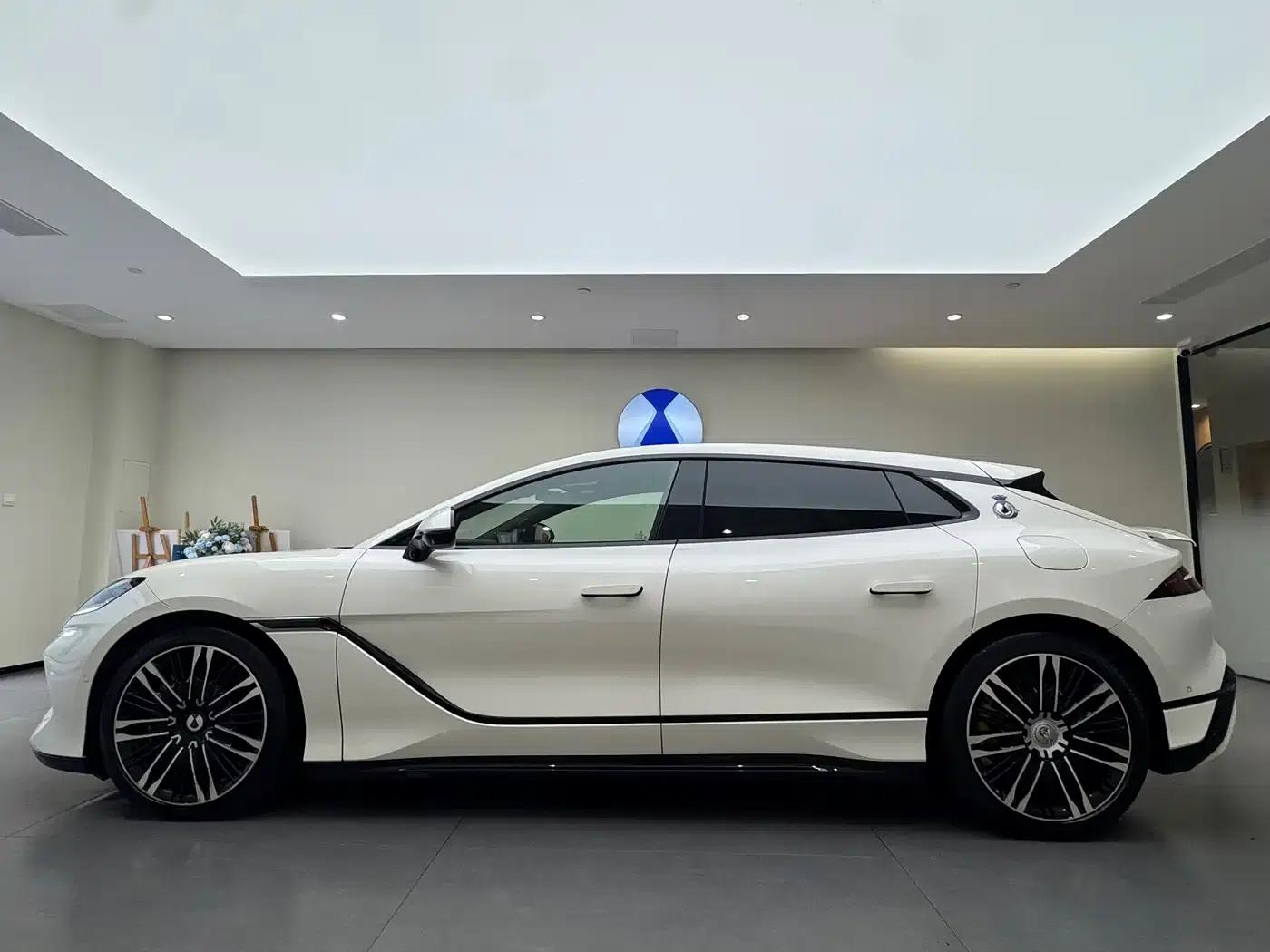 Denza Z9 GT 2024 1100 AWD Ultra Edition — миниатюра 3