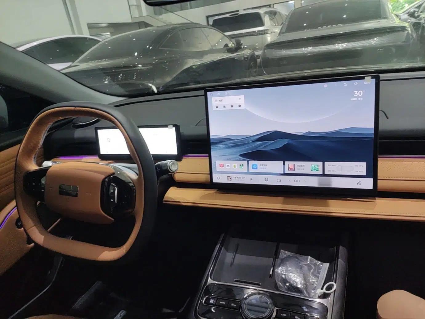 Geely Galaxy 8 2025 130km EM-i Deluxe Edition — миниатюра 12
