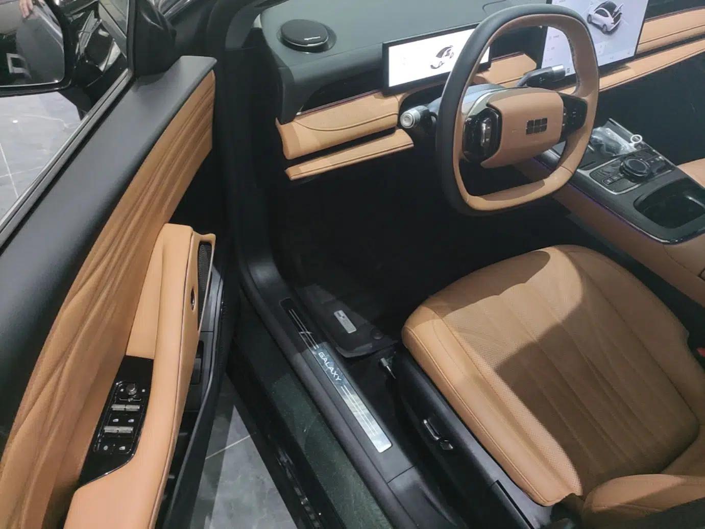 Geely Galaxy 8 2025 130km EM-i Deluxe Edition — миниатюра 18