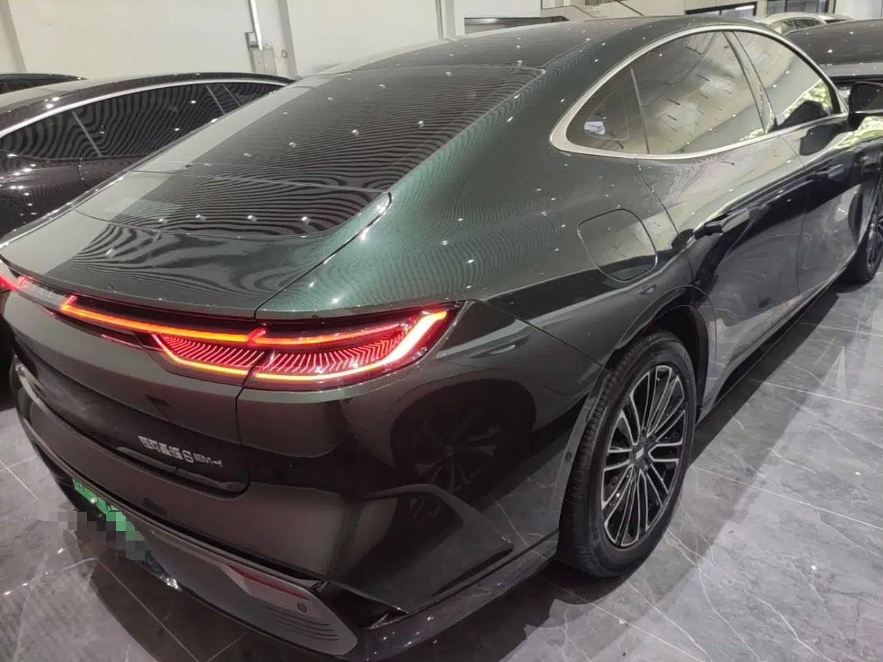 Geely Galaxy 8 2025 130km EM-i Deluxe Edition — миниатюра 6