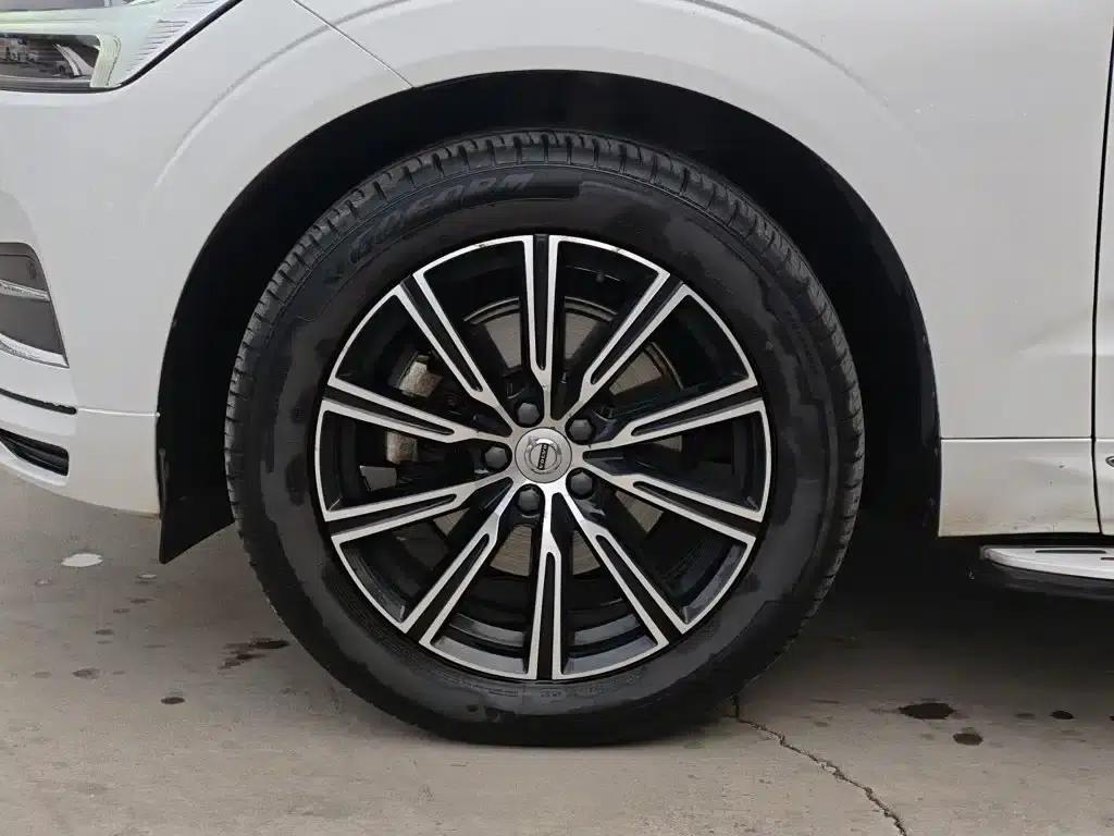 2020 Volvo XC60 T5 AWD Inscription Luxury Edition — миниатюра 21