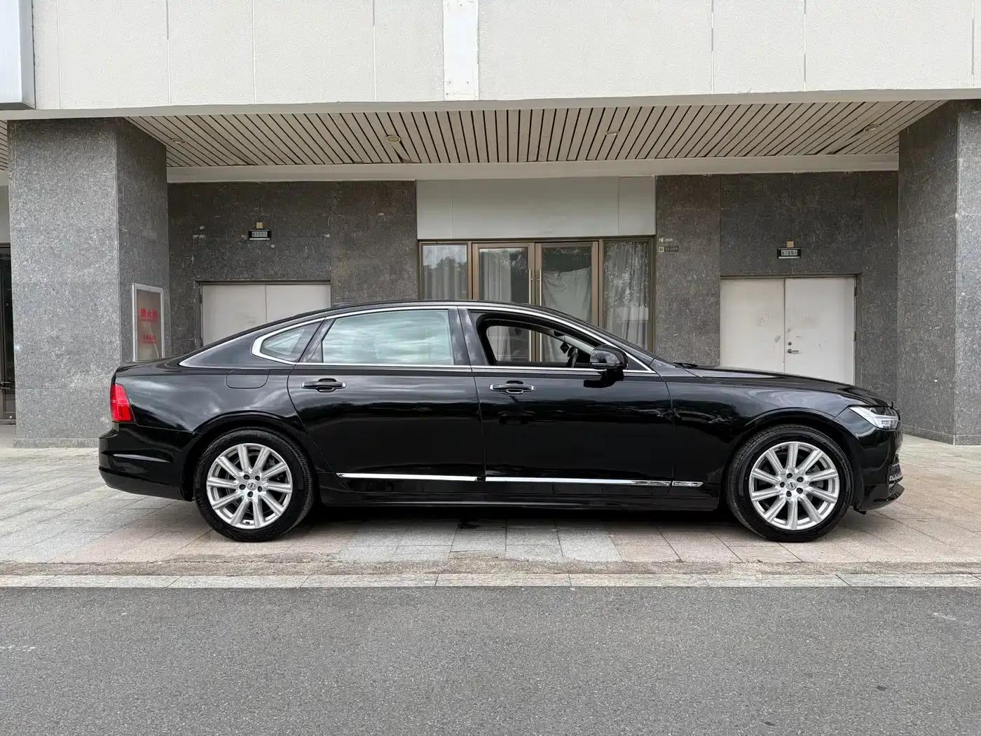 2020 Volvo S90 T5 Inscription Luxury Edition — миниатюра 5