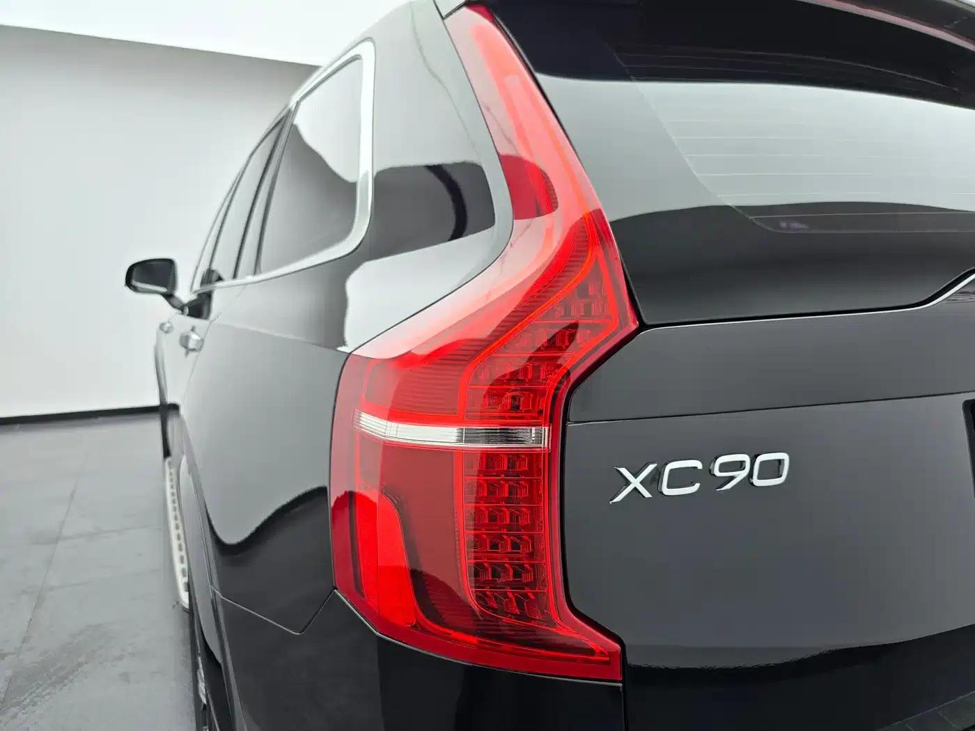 2020 Volvo XC90 T6 Inscription Luxury Edition 7-seater — миниатюра 9
