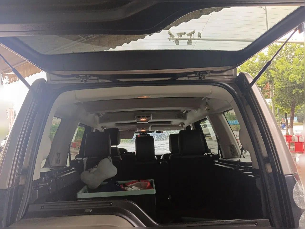 Land Rover Discovery 2015 3.0 SC V6 HSE — миниатюра 19