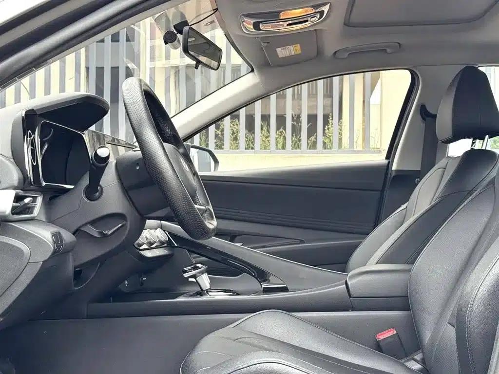 Hyundai Elantra 2023 1.5L CVT GLX Elite Edition — миниатюра 4