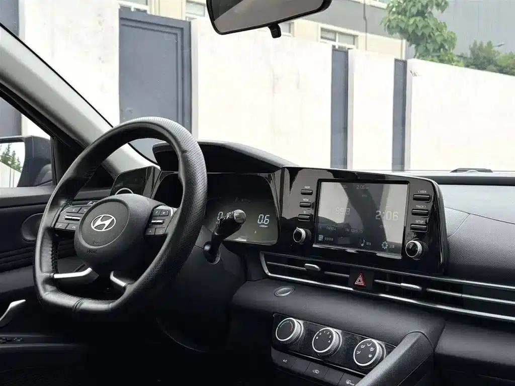 Hyundai Elantra 2023 1.5L CVT GLX Elite Edition — миниатюра 8