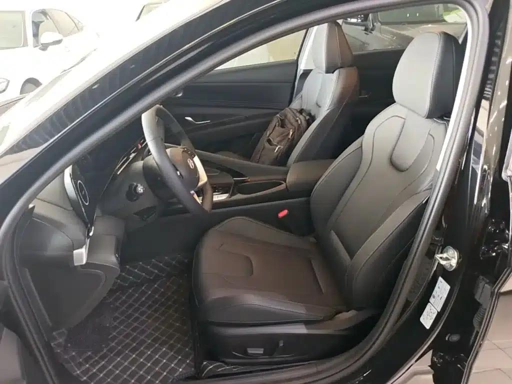 Hyundai Elantra 2023 1.5L CVT GLX Elite Edition — миниатюра 15