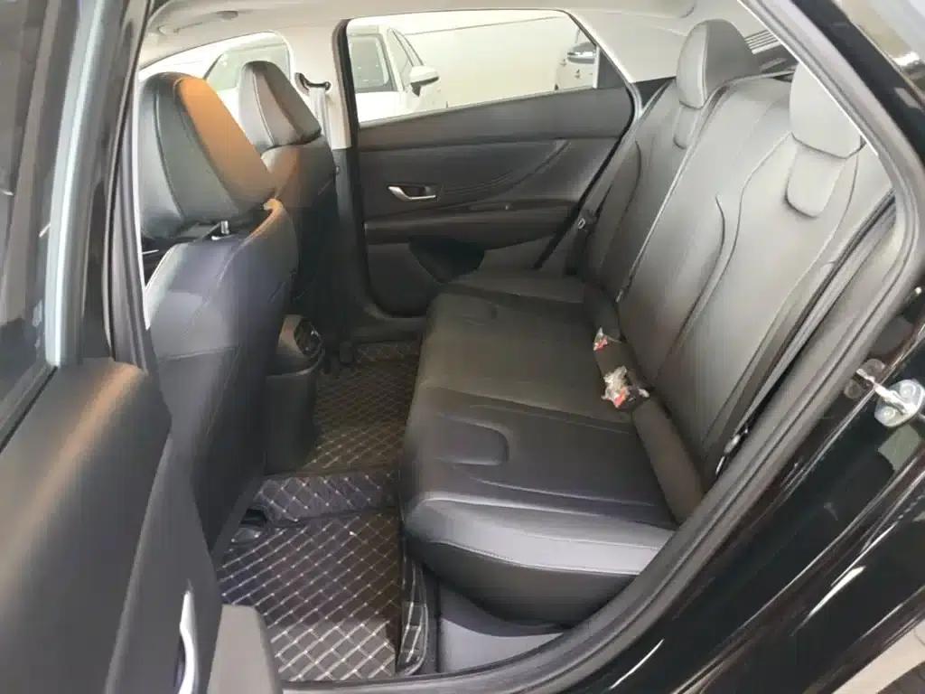 Hyundai Elantra 2023 1.5L CVT GLX Elite Edition — миниатюра 17