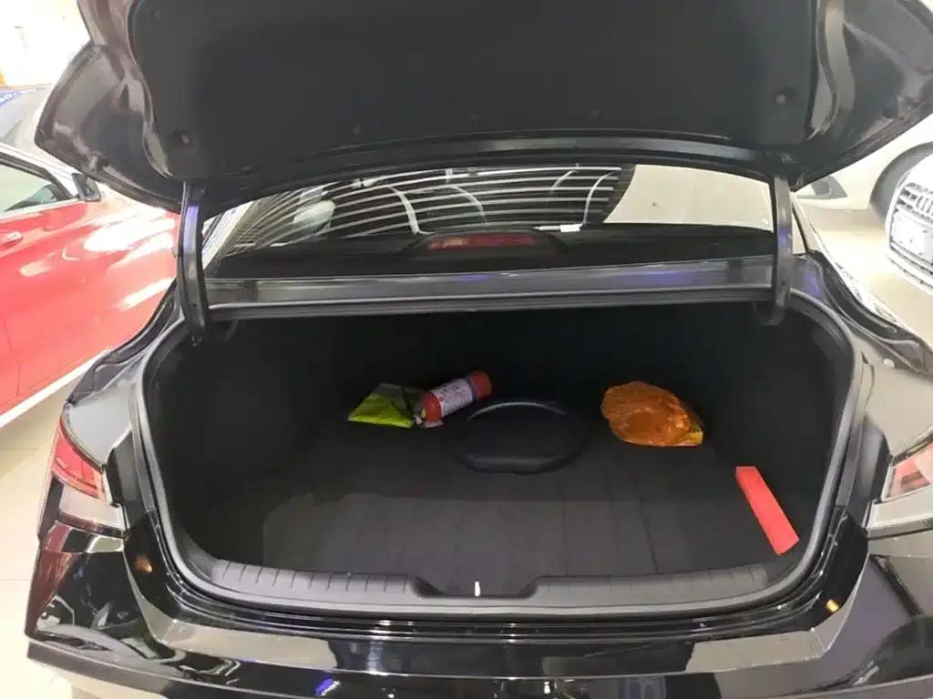 Hyundai Elantra 2023 1.5L CVT GLX Elite Edition — миниатюра 19
