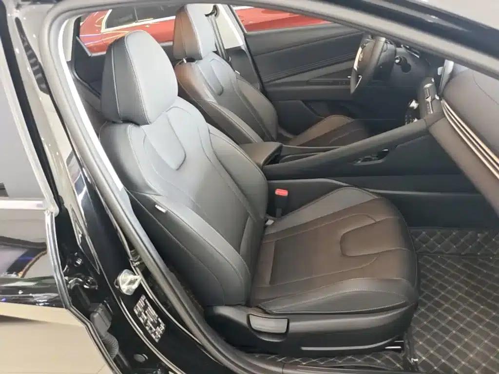 Hyundai Elantra 2023 1.5L CVT GLX Elite Edition — миниатюра 25
