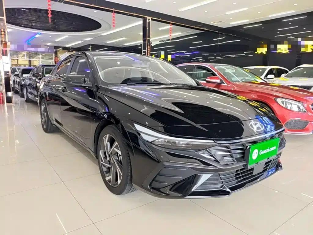 Hyundai Elantra 2023 1.5L CVT GLX Elite Edition — миниатюра 4