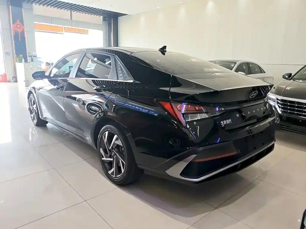 Hyundai Elantra 2023 1.5L CVT GLX Elite Edition — миниатюра 5