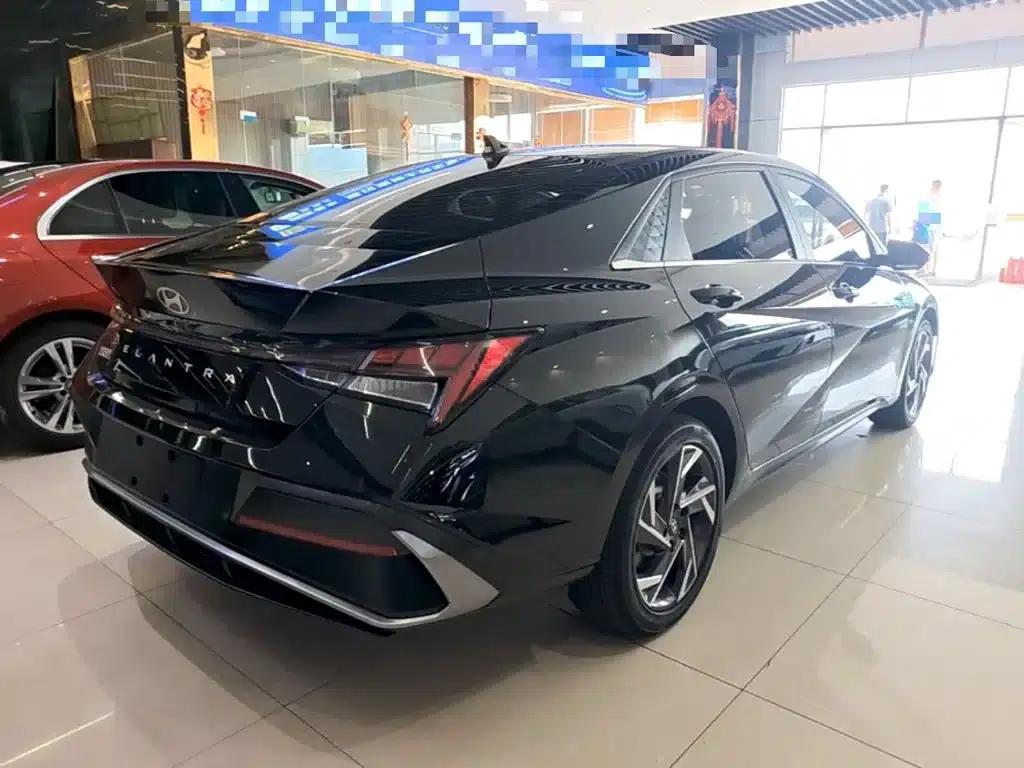 Hyundai Elantra 2023 1.5L CVT GLX Elite Edition — миниатюра 7