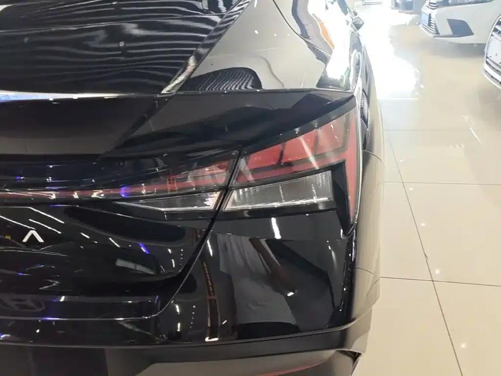 Hyundai Elantra 2023 1.5L CVT GLX Elite Edition — миниатюра 8