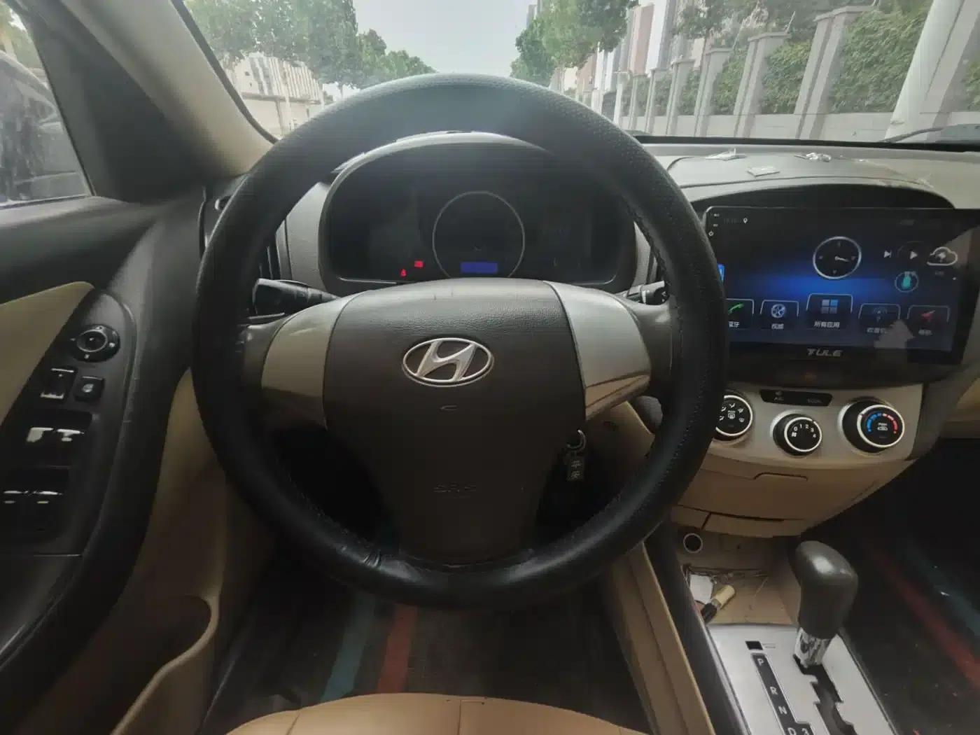 Hyundai Elantra 2011 1.6L Automatic Comfort Model — миниатюра 11