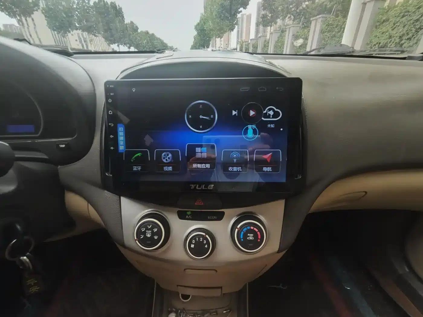 Hyundai Elantra 2011 1.6L Automatic Comfort Model — миниатюра 12