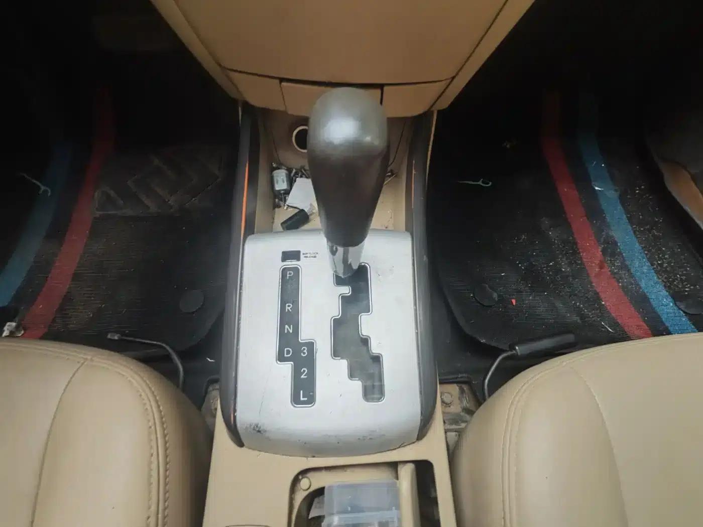 Hyundai Elantra 2011 1.6L Automatic Comfort Model — миниатюра 13
