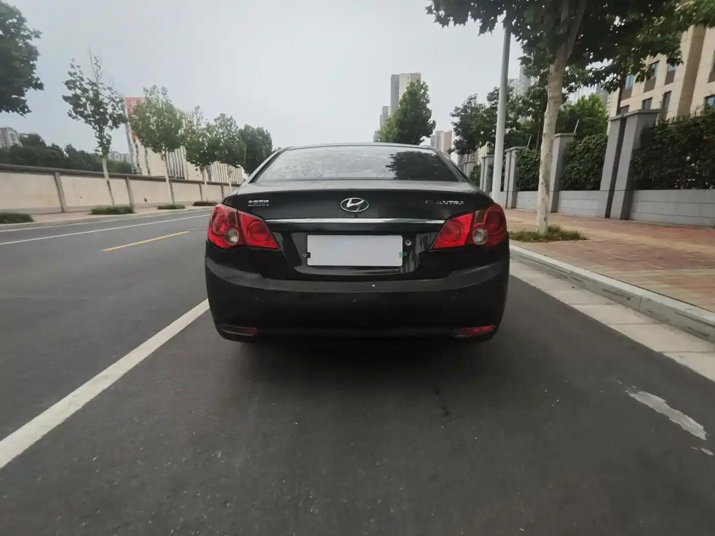 Hyundai Elantra 2011 1.6L Automatic Comfort Model — миниатюра 15