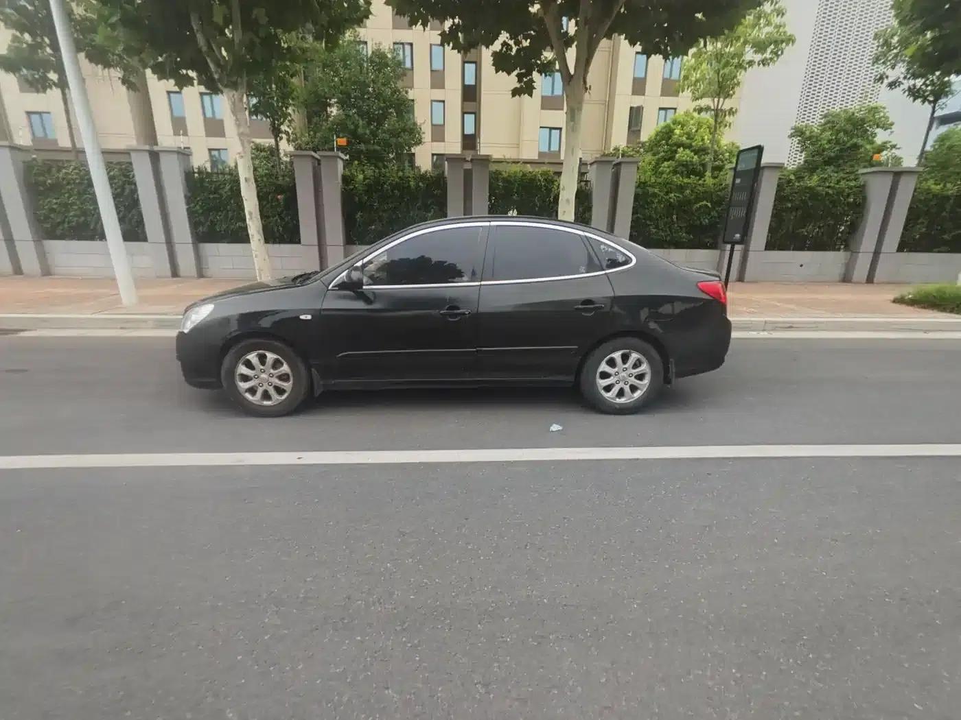 Hyundai Elantra 2011 1.6L Automatic Comfort Model — миниатюра 18