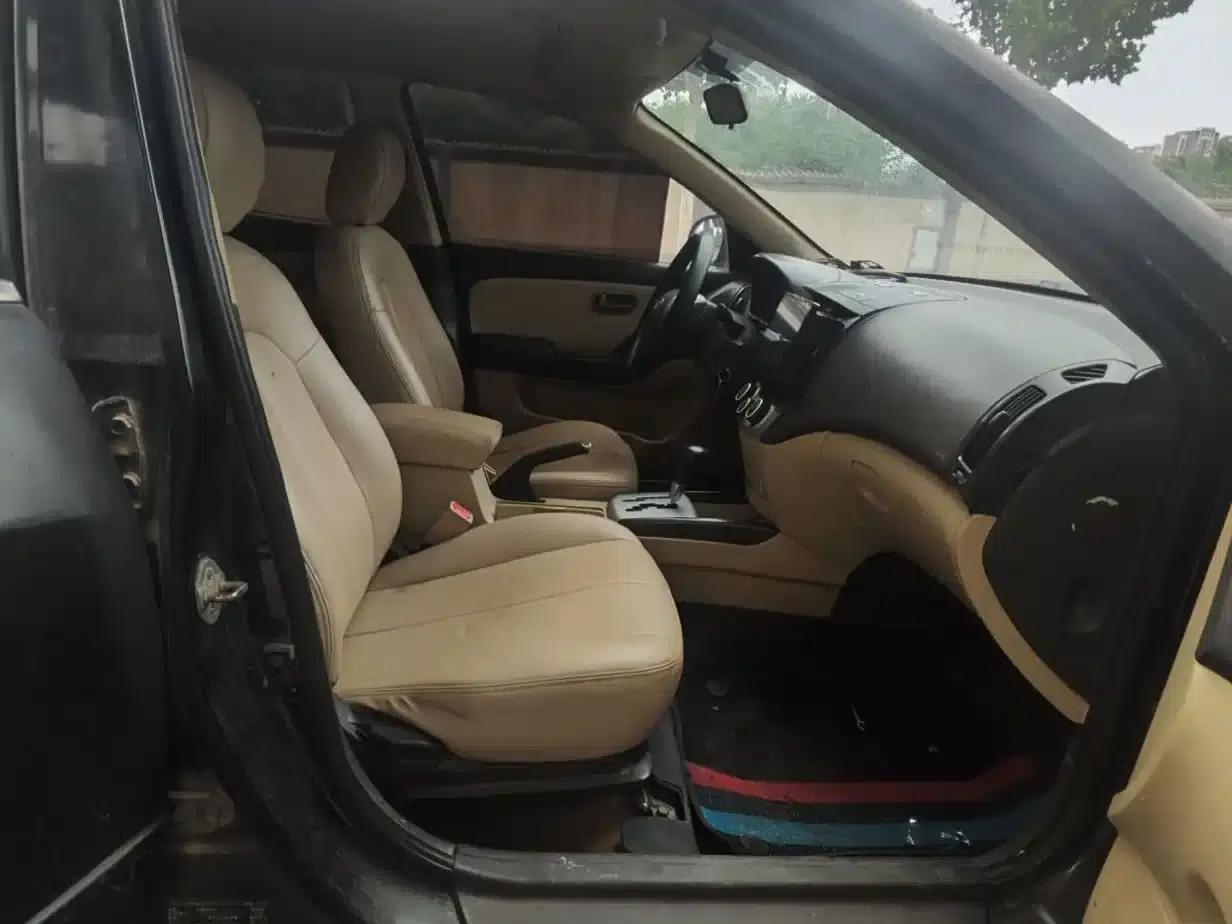 Hyundai Elantra 2011 1.6L Automatic Comfort Model — миниатюра 8