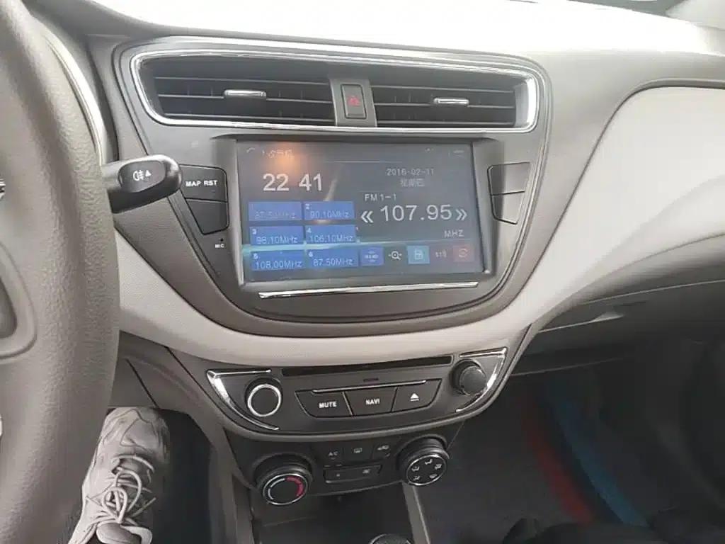 Chevrolet Aveo RV 2016 1.5L Automatic Comfortline Edition — миниатюра 13