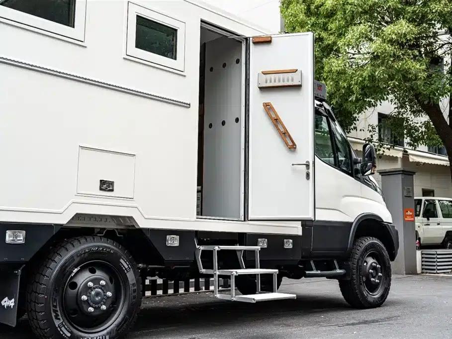 Iveco Daily Motorhome 2023 Model 3.0L Automatic — миниатюра 23