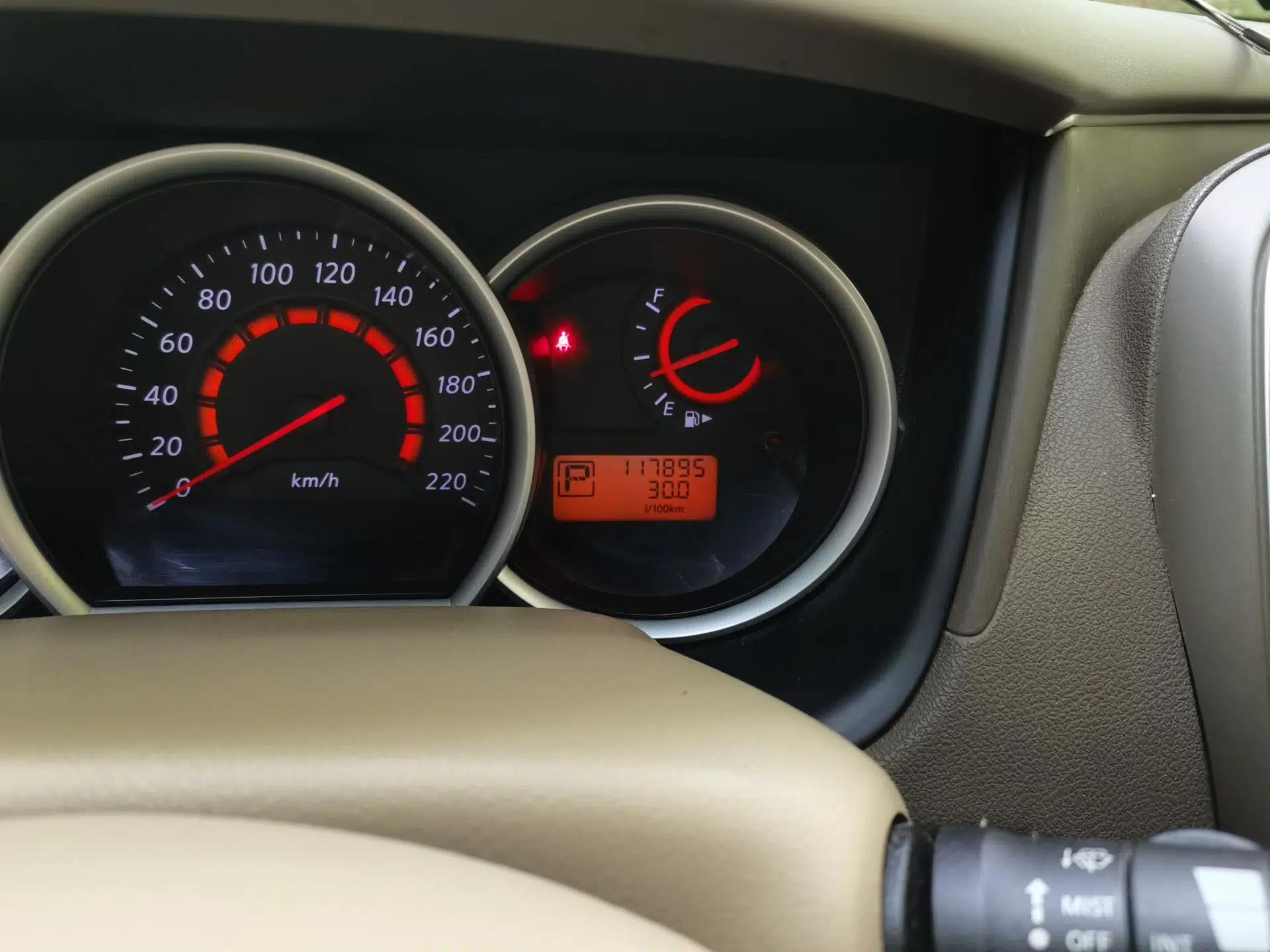 Nissan Sylphy 2009 1.6XL Automatic Luxury Sunroof Edition — миниатюра 12