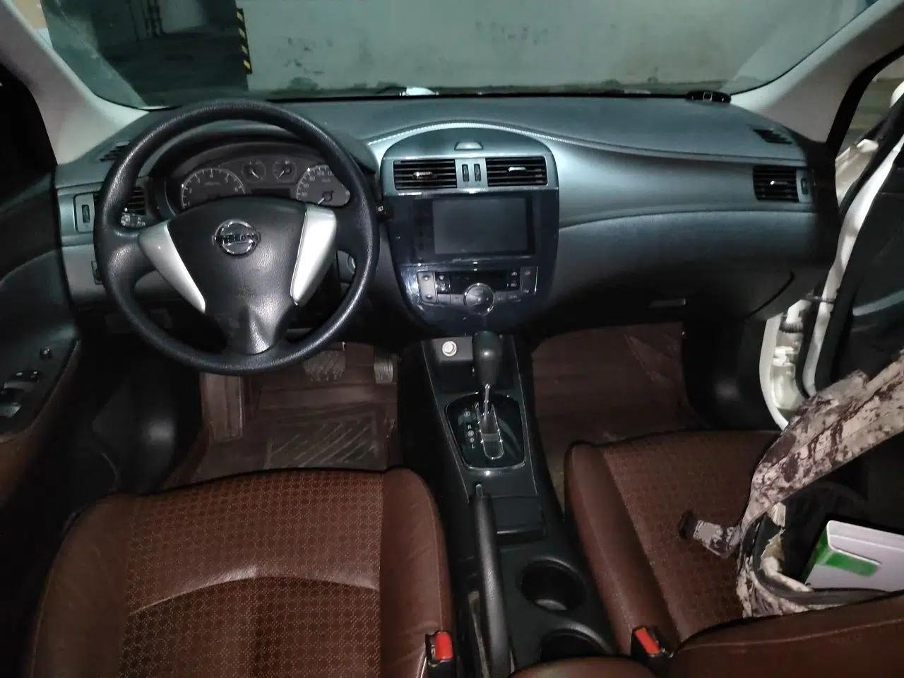 Nissan Tiida 2013 1.6L CVT Cool Cafe Edition — миниатюра 9