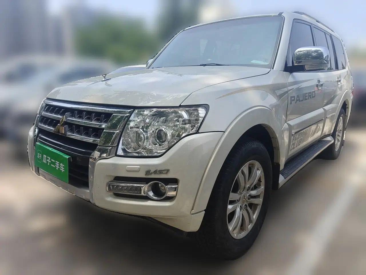 Mitsubishi Pajero 2018 V97 3.8L 5-Door GLS Sunroof – Middle East — миниатюра 1