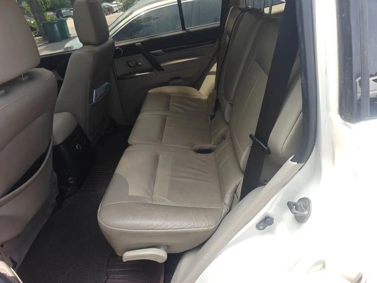 Mitsubishi Pajero 2018 V97 3.8L 5-Door GLS Sunroof – Middle East — миниатюра 17