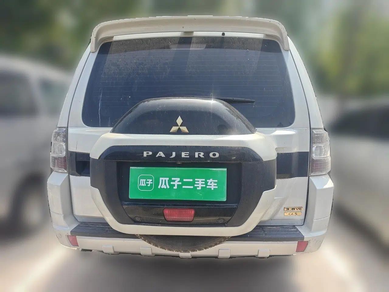 Mitsubishi Pajero 2018 V97 3.8L 5-Door GLS Sunroof – Middle East — миниатюра 5