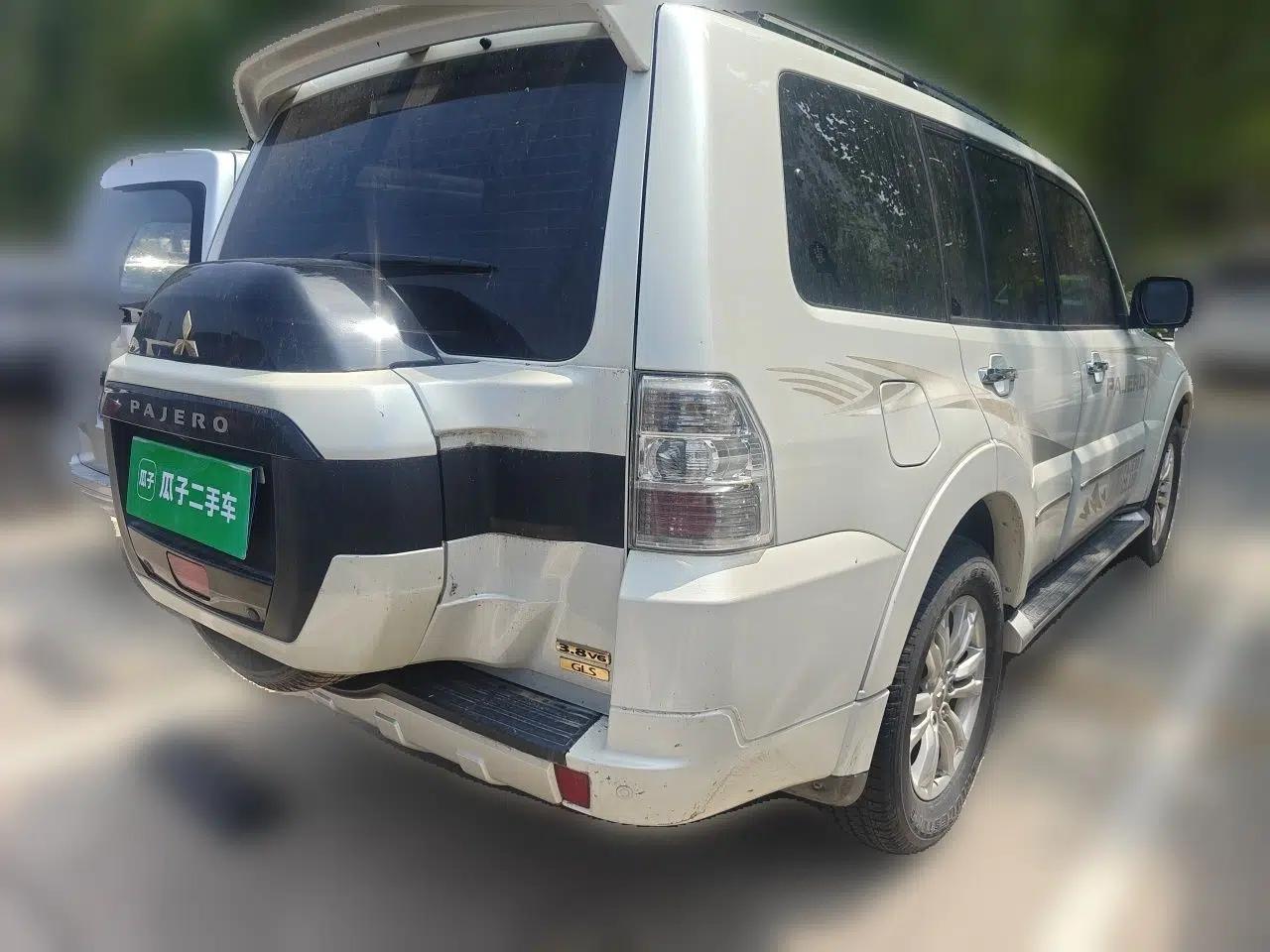 Mitsubishi Pajero 2018 V97 3.8L 5-Door GLS Sunroof – Middle East — миниатюра 6