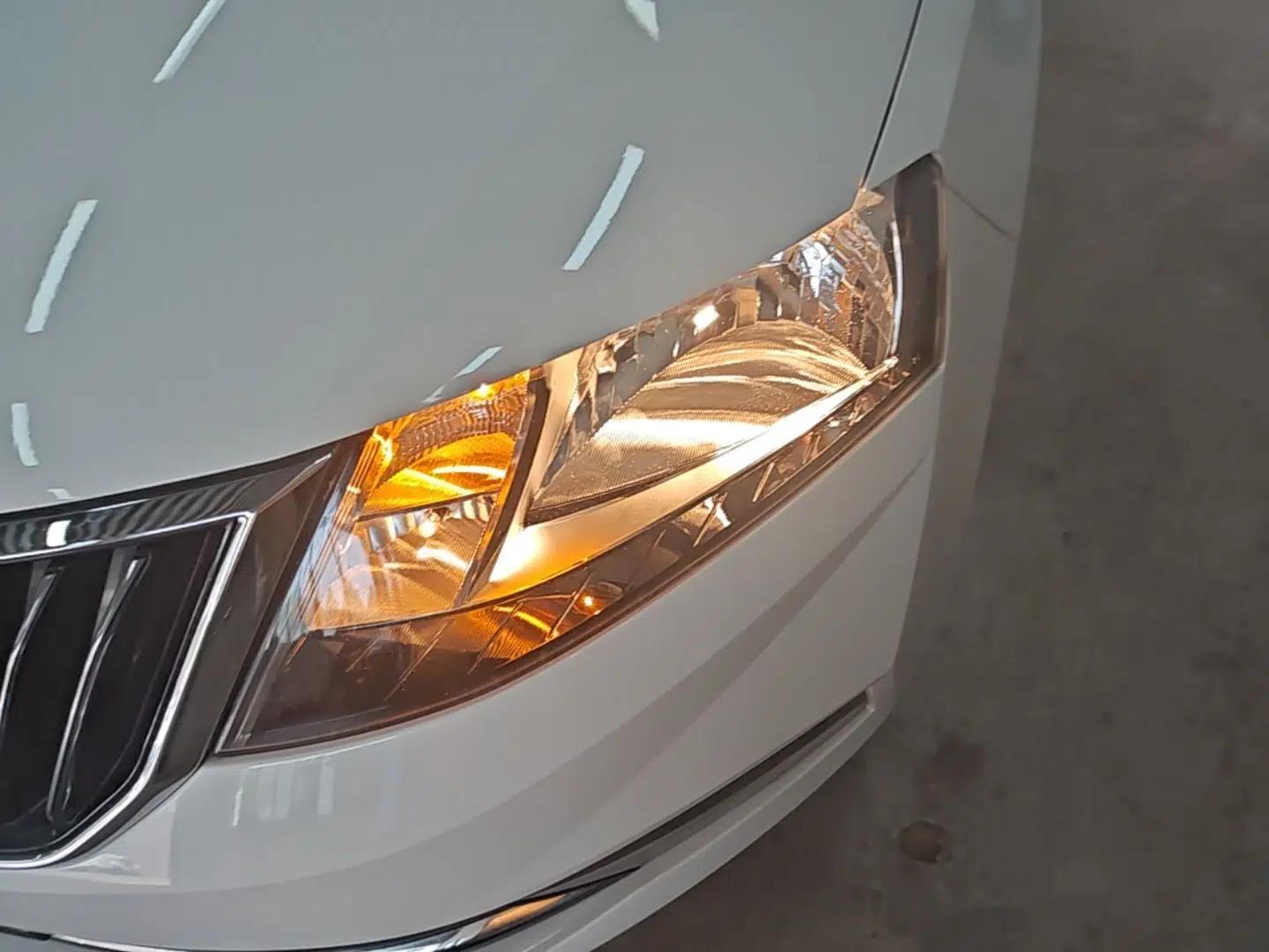 Skoda Rapid 2018 1.6L Automatic Comfort Edition — миниатюра 8