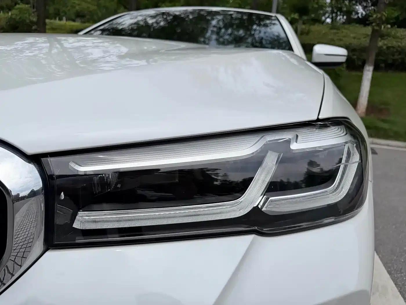 2021 BMW 5 Series 530Li Leading Edition M Sport Package — миниатюра 4