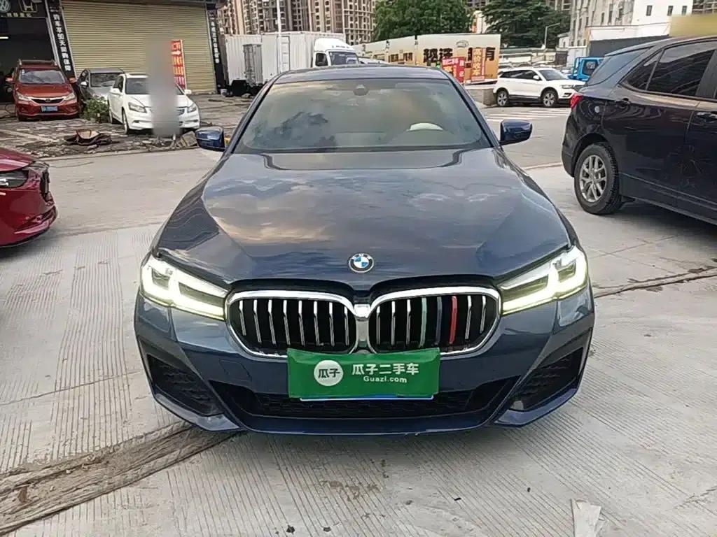 2022 BMW 5 Series Facelift 530Li Leading Edition M Sport Package — миниатюра 3