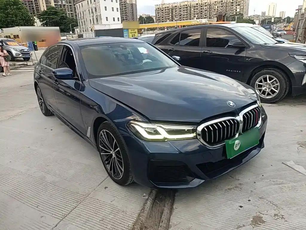 2022 BMW 5 Series Facelift 530Li Leading Edition M Sport Package — миниатюра 4