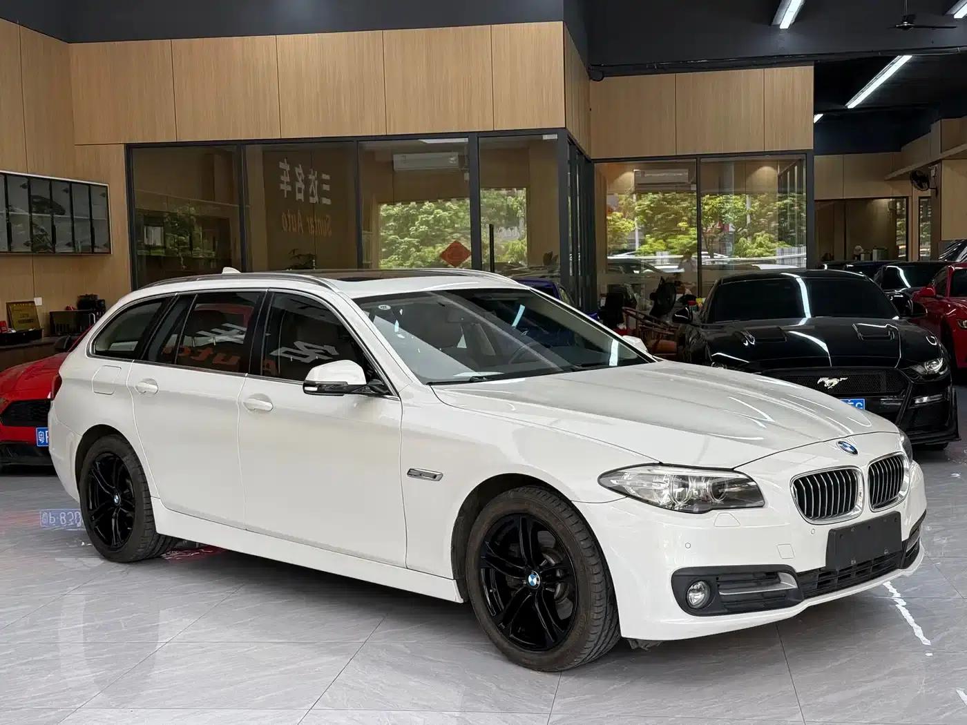 2014 BMW 5 Series Imported Model 520i Touring — миниатюра 3