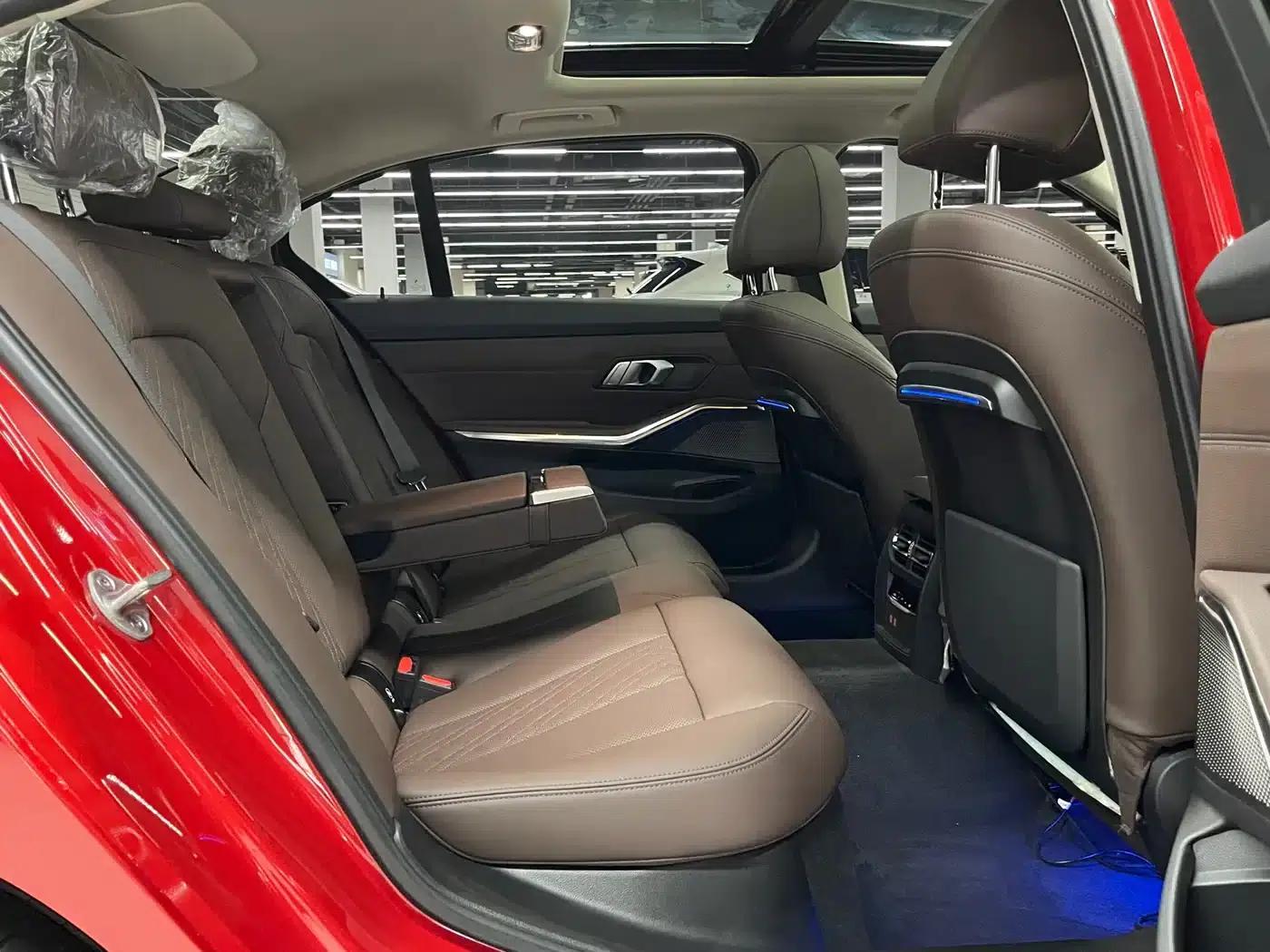 2022 BMW 3 Series 320i Sport Package — миниатюра 11