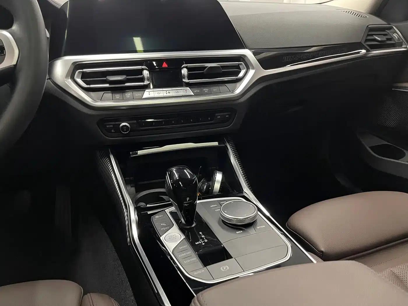 2022 BMW 3 Series 320i Sport Package — миниатюра 15